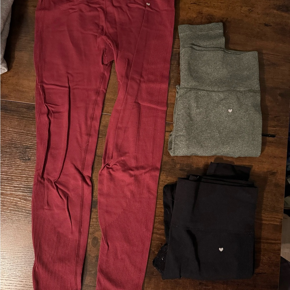 ❤️🩶🖤 3 pairs of ribbed Love Fitness leggings